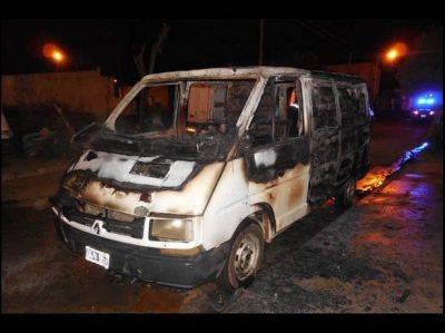Se incendi� una camioneta que estaba en un taller para ser reparada