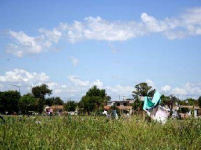 Vecinos denuncian usurpaci�n de terrenos en Villa Elisa