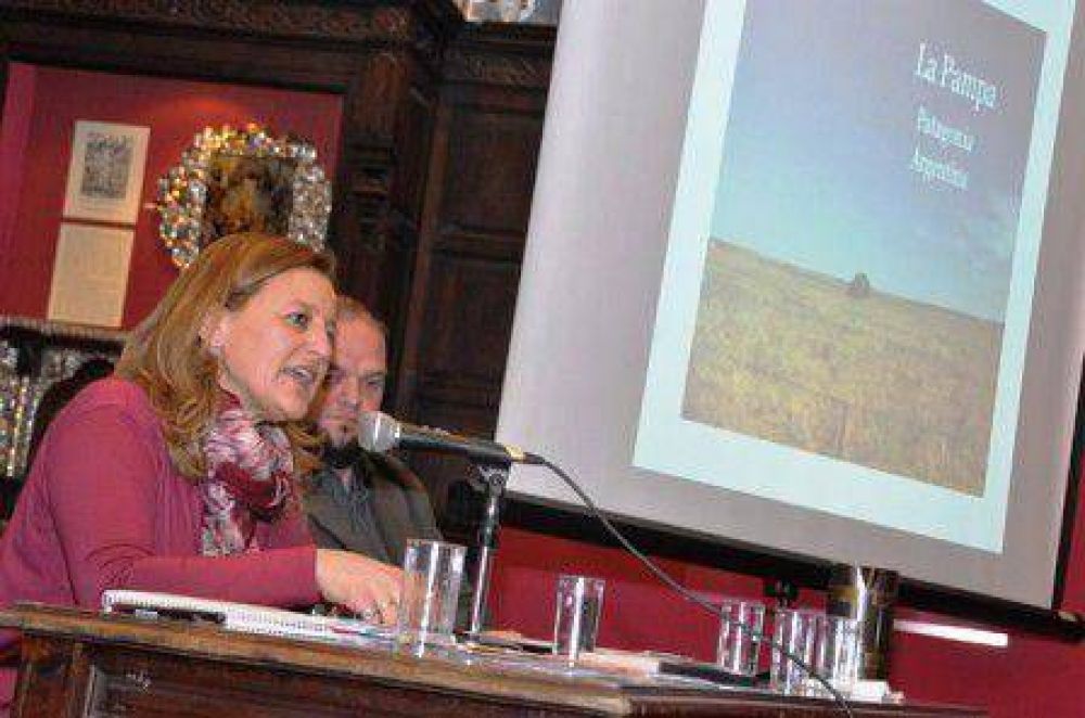 Cavallero particip� de jornada de Cultura y Turismo