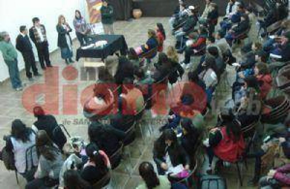 Capacitan a docentes de educaci�n art�stica