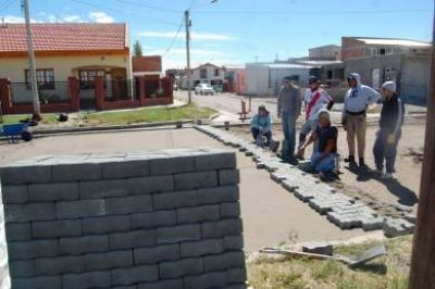 El Gobierno del Chubut avanza con las obras de adoquinamiento en Telsen
