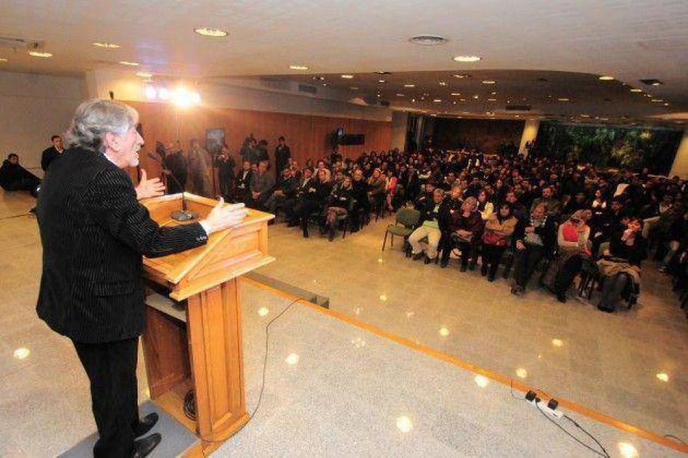 Alberto Rodr�guez Sa� disert� sobre la inclusi�n digital del Gobierno