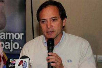Camau Esp�nola: "Felicito a Ricardo Colombi por su triunfo"