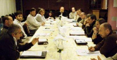 Consenso Local comenz� el ciclo 20 Sillas para Pensar