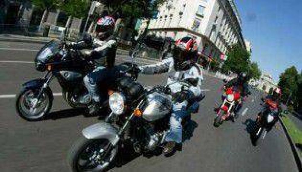 El 27% de los motociclistas no respeta el sem�foro rojo