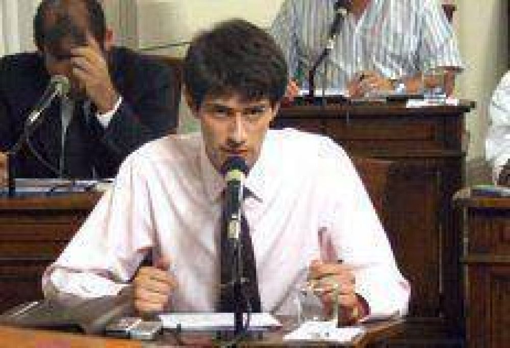 El oficialismo reedit� un proyecto para instalar un centro de documentaci�n