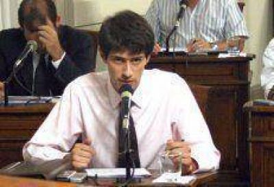 El oficialismo reedit� un proyecto para instalar un centro de documentaci�n