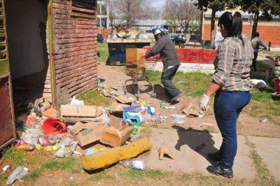 Riesgo sanitario en el barrio Malvinas por basura sin levantar