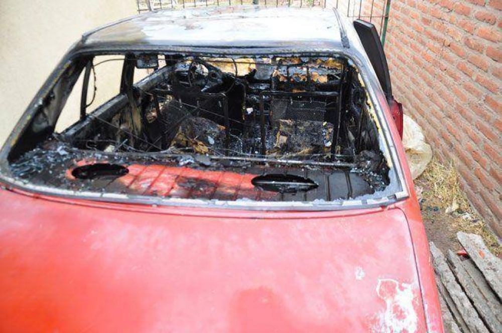 Ardi� un auto en Zona Norte