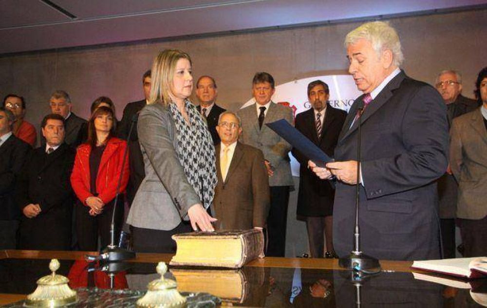 Monteoliva asumi� con promesa de "transparentar la gesti�n"