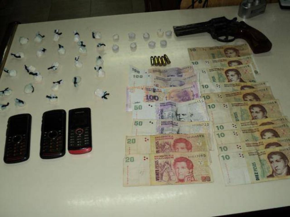 La Polic�a desbarat� varios centros de venta de droga