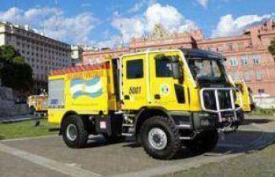 Autobombas para incendios forestales duermen en Quilmes Oeste