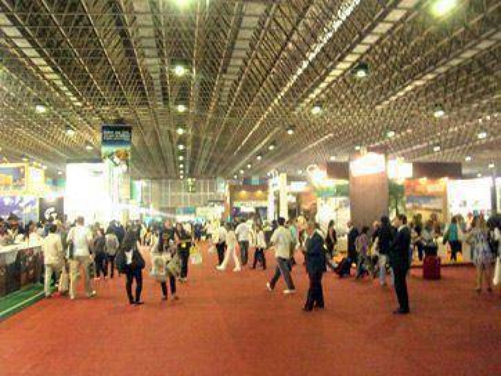 La Hoya y Esquel desplegaron sus atractivos en la feria de turismo m�s importante de Brasil