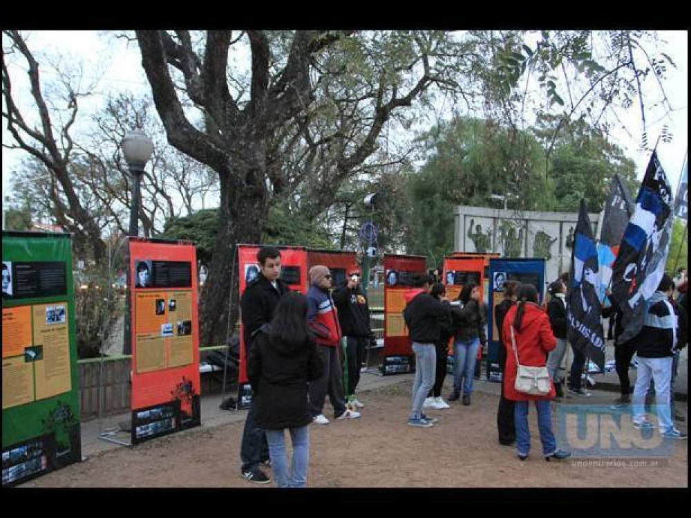 Realizaron un homenaje en Paran� por un nuevo aniversario de la Noche de los L�pices