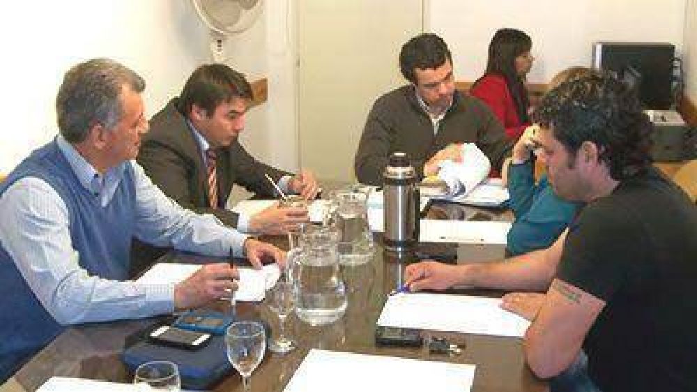 Concejales prev�n un aumento en los taxis que rondar� el 24 por ciento