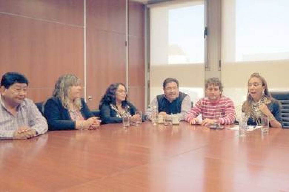 Fuerte respaldo de legisladores del FpV al contrato con la petrolera Tecpetrol