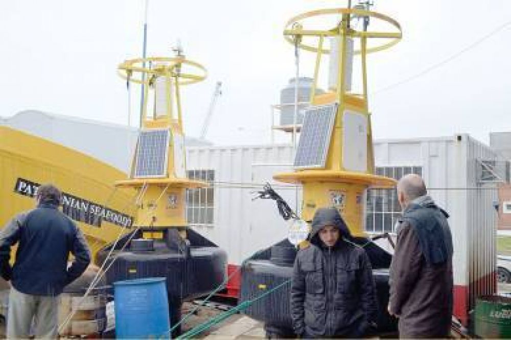 Instalan dos boyas en oceanogr�ficas en la ciudad