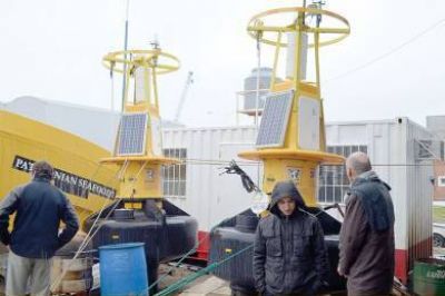 Instalan dos boyas en oceanogr�ficas en la ciudad