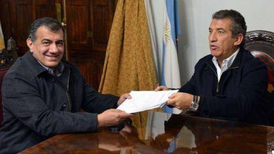 Urribarri present� un proyecto para crear nuevos cargos docentes	 