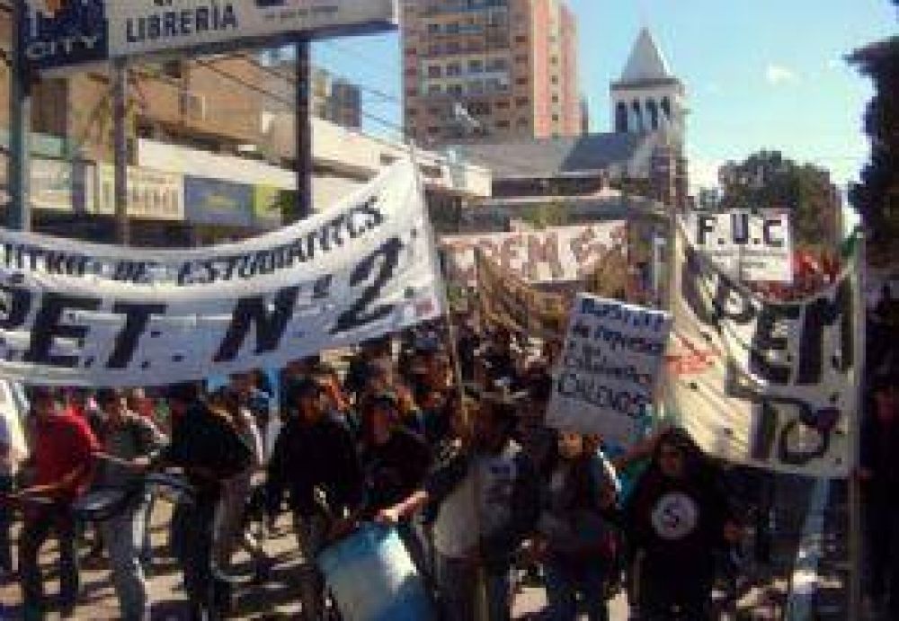 "La noche de los l�pices" fue recordada con una marcha en Neuqu�n