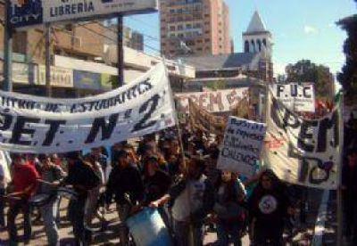 "La noche de los l�pices" fue recordada con una marcha en Neuqu�n