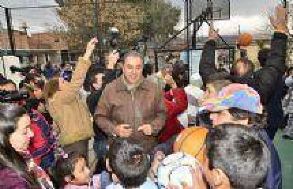 Rodolfo Urtubey estuvo presente en zona oeste