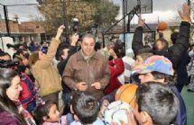 Rodolfo Urtubey estuvo presente en zona oeste