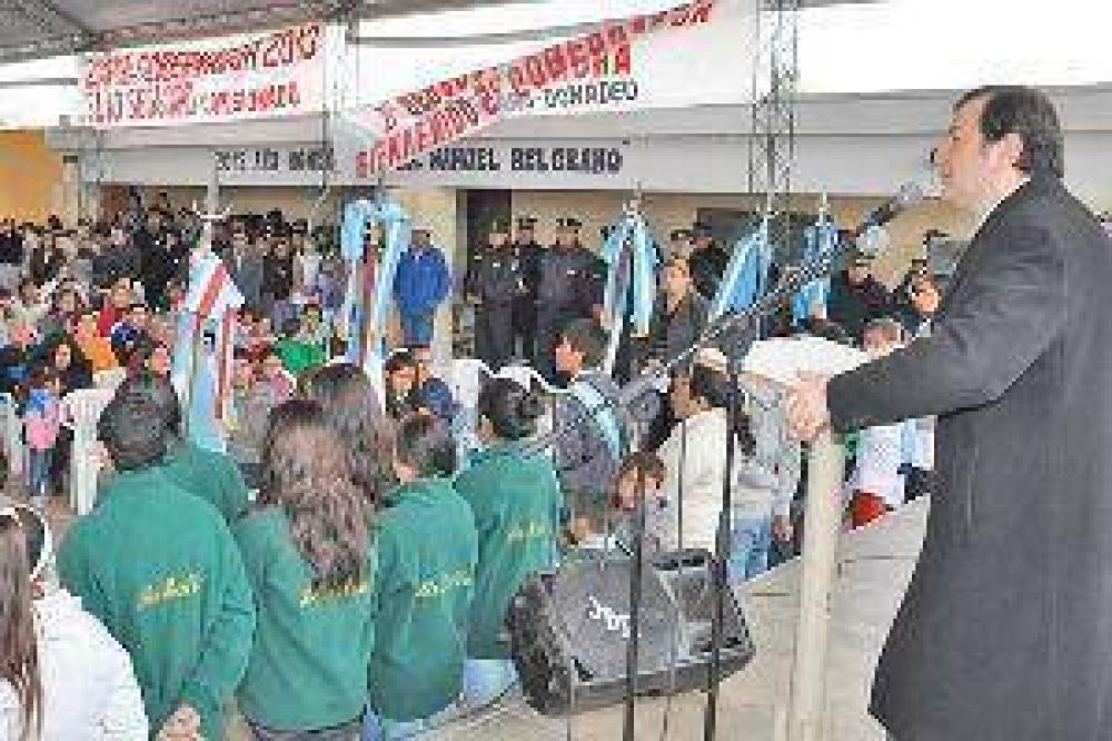 Zamora: "Queremos generar mayor producci�n y mejores condiciones de desarrollo para Santiago"
