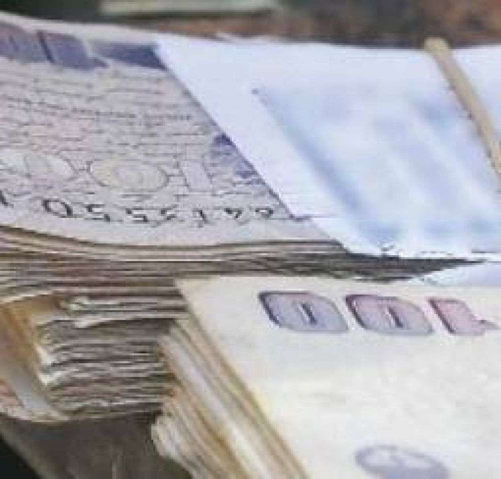 Beder reclama casi mil millones de pesos de fondos �extras� para 2014