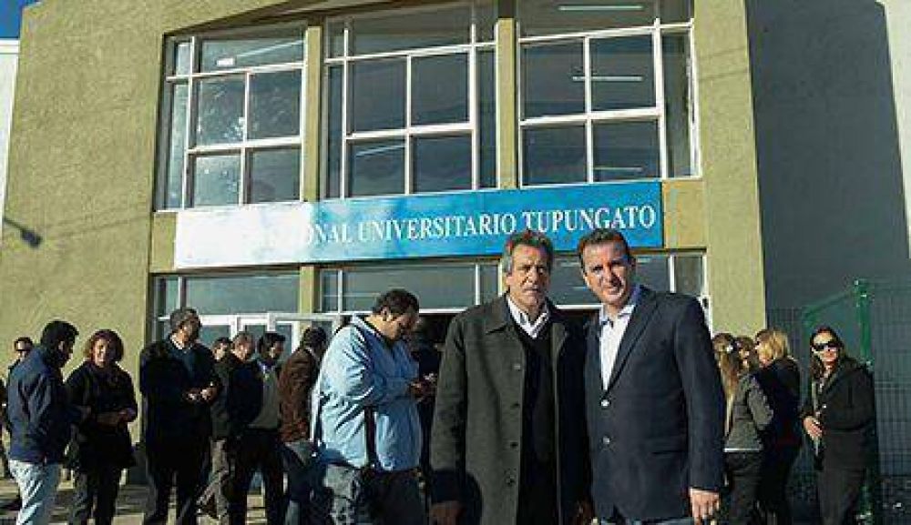 Infraestructura inaugur� un centro universitario para dictar carreras de la UNCuyo en Tupungato