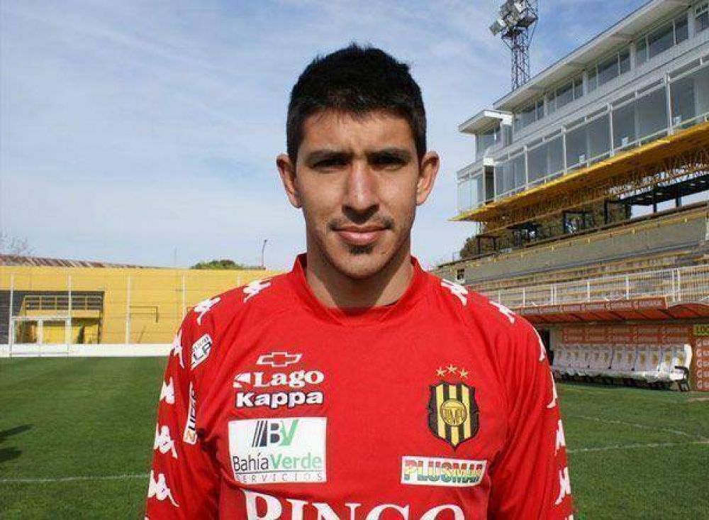 Nereo Champagne: El penal que le cobraron a Newells a Olimpo no se lo daban