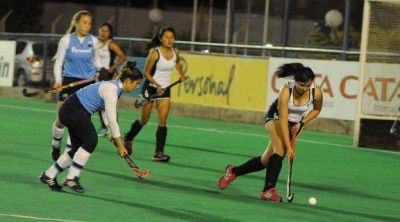 Hockey: Mendoza, con nivel internacional, gole� a M�xico