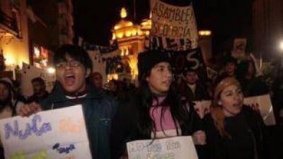 Estudiantes universitarios recordaron con reclamos "La Noche de los L�pices" 