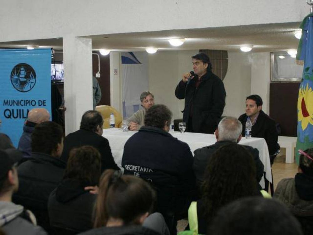 Guti�rrez encabez� la apertura de la pileta del 12 de Octubre