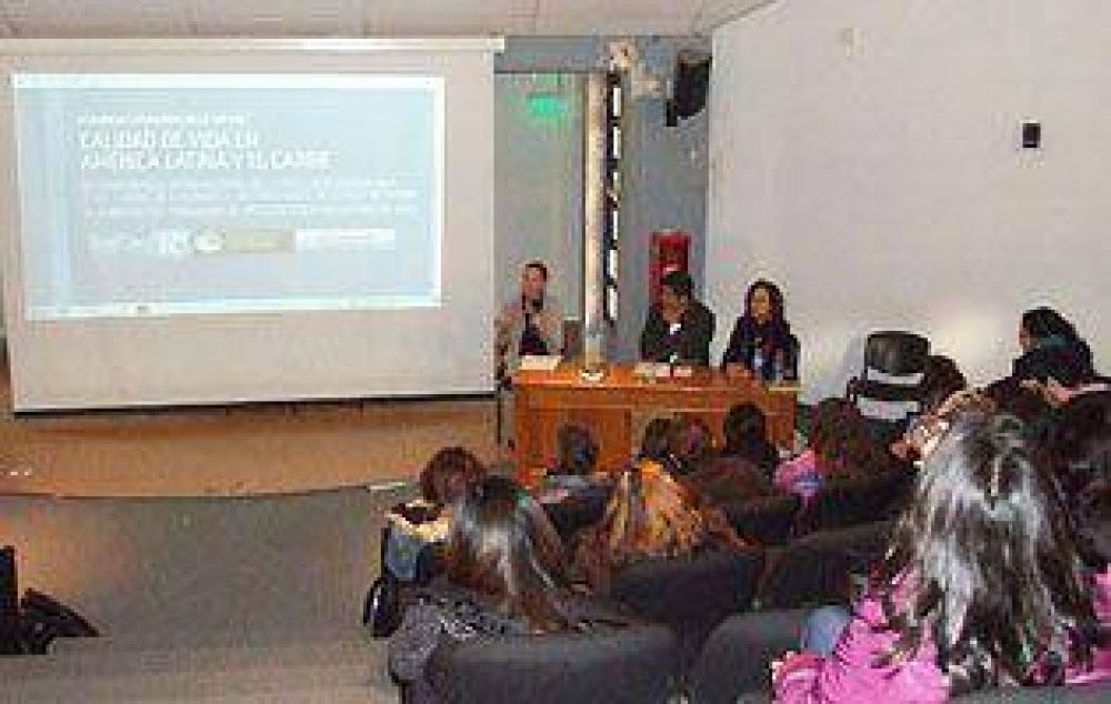 Finaliz� el Congreso de la UNI-COM en la UNLZ