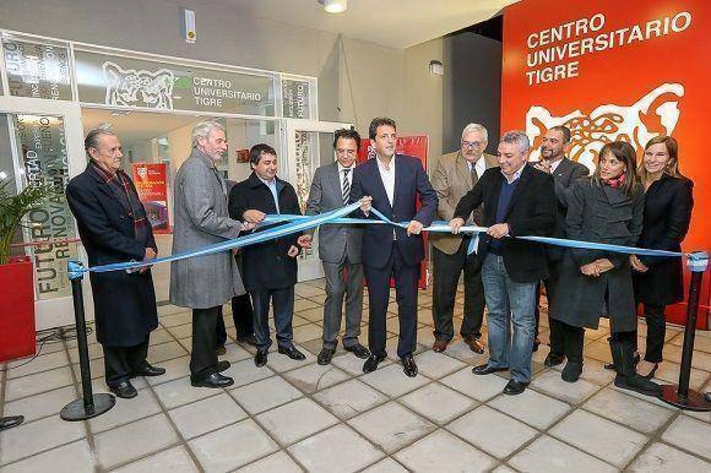 Massa inaugur� la segunda etapa del Centro Universitario de Tigre