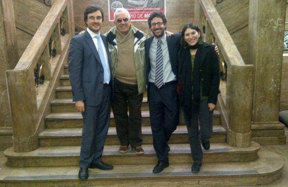 Ghi recibi� a H�ctor Recalde