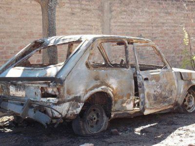 Quemaron otro auto en Santa Rosa