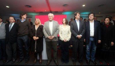 Con munici�n pesada, UNEN present� a sus candidatos