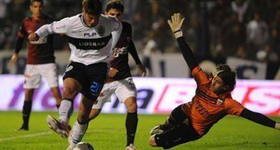 Col�n perdi� con Gimnasia y sum� otra derrota