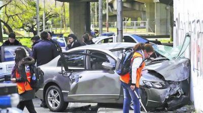 Brutal choque contra un muro: dos muertos y un herido grave
