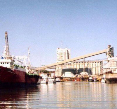 Todav�a se sabe poco del derrame de hidrocarburos en el Puerto