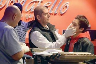 En pleno centro, asaltan comercio y apu�alan a joven empleado