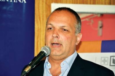 Buzzi convoc� a los docentes a un encuentro y exigi� el cese de las medidas de fuerza