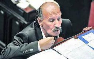 Yoma busca limitar la reelecci�n de los rectores universitarios