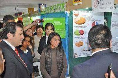 El gobernador visit� la Feria de Ciencia y Tecnolog�a
