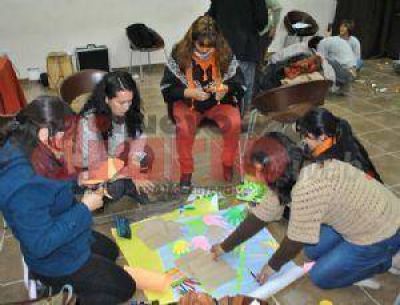 Docentes incorporan el lenguaje art�stico