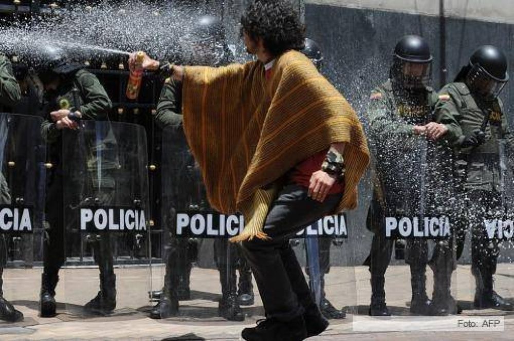 Denuncian ataques a defensores de los derechos humanos en Colombia