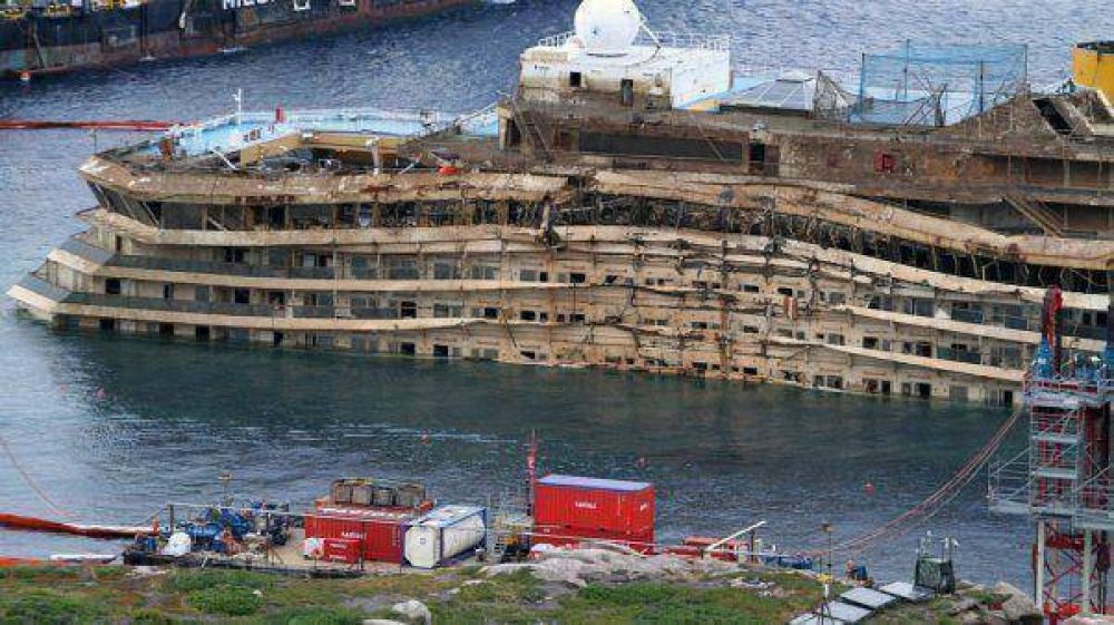 As� qued� el Costa Concordia luego de ser reflotado