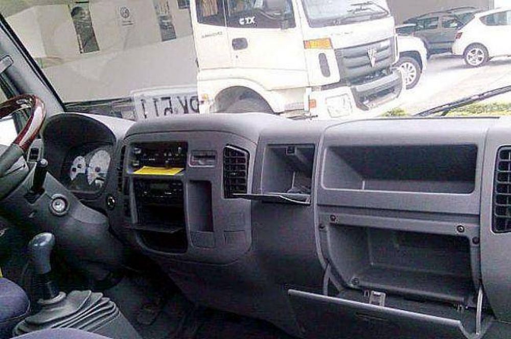 Bloquearon la salida de camiones de la empresa Alpha Transportes